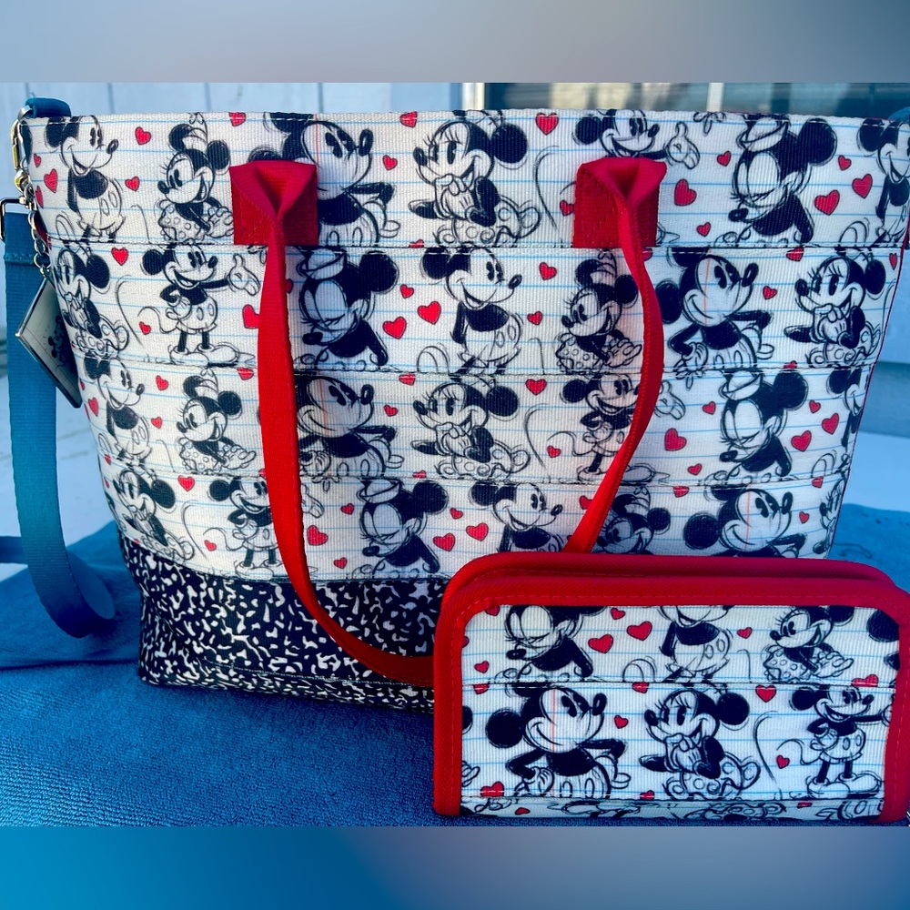 Harvey’s Disney Mickey Loves Minnie medium streamline tote & wallet. EUC